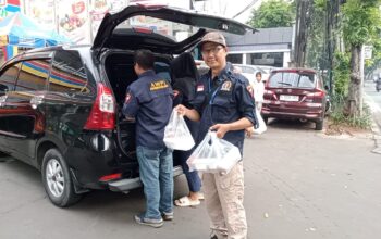 Berkah Ramadhan 1445 H, DPD AWPI Provinsi DKI Jakarta Gelar Bagi Takjil Untuk Buka Puasa