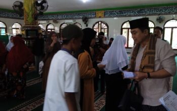 H.Herman Wijaya Dibulan Ramadhan Menyantuni Anak Yatim Dan Ustadzah