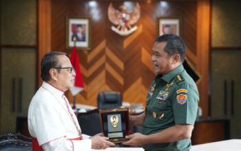 KSAD Jenderal TNI Maruli Simanjuntak Terima Kunjungan Mgr. Ignatius Kardinal Suharyo