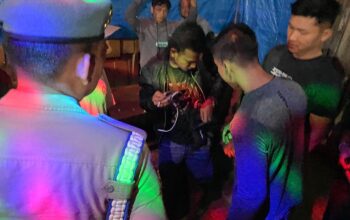 Polres Samosir Laksanakan Patroli Cipta Kondisi di Malam Minggu, Demi Terciptanya Kenyamanan Ibadah Minggu Gereja di Wilayah Hukum Polres Samosir